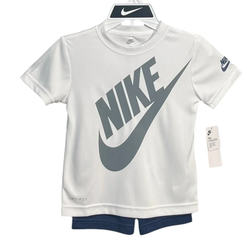 Nike Boys Dri-FIT Athletic T-Shirt & Shorts Outfit Set Size 4 Navy Blue White - Picture 2 of 8